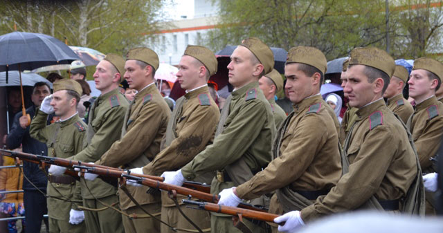 солдаты_на_параде_soldaty_na_parade